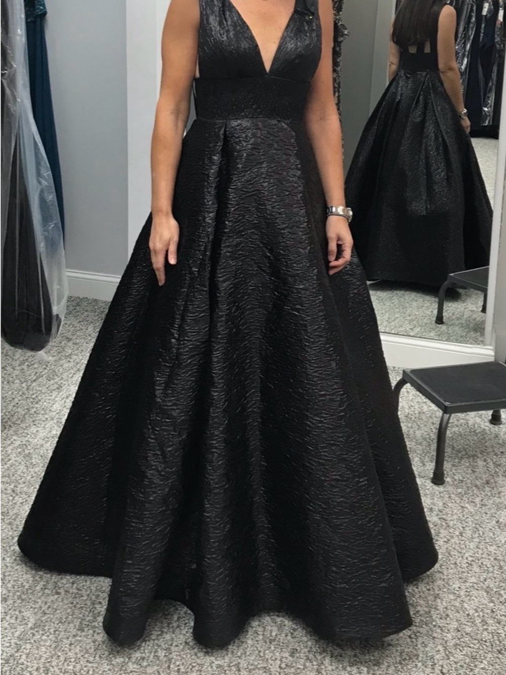 Mac Duggal Black Textured V-Neck Ball Gown Prom Dress